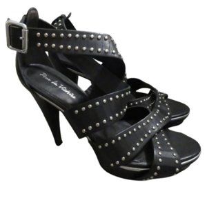 Pour La Victoire Black Studded Heels